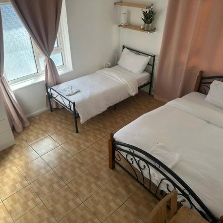 Tran Uk Homestay Londra Esterno foto