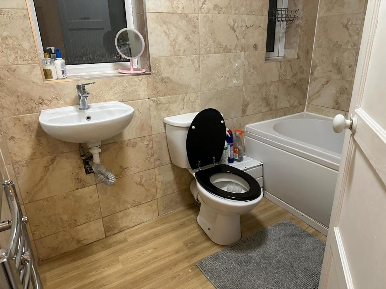 Tran Uk Homestay Londra Esterno foto