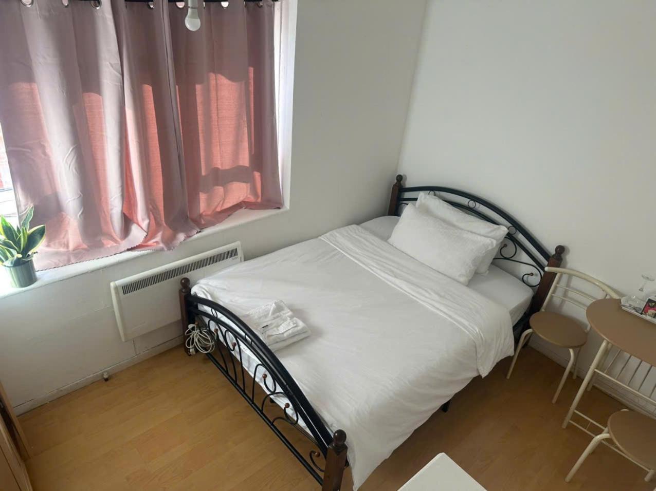 Tran Uk Homestay Londra Esterno foto